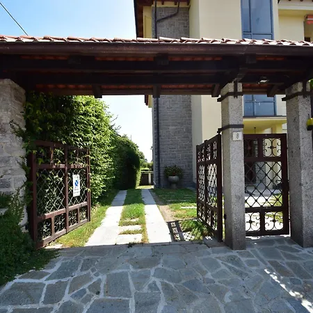 In A Prime Location On Maggiore 公寓 韦尔巴尼亚