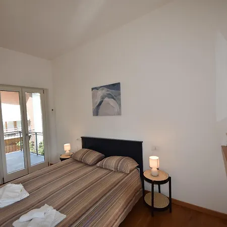 In A Prime Location On Maggiore Apartment