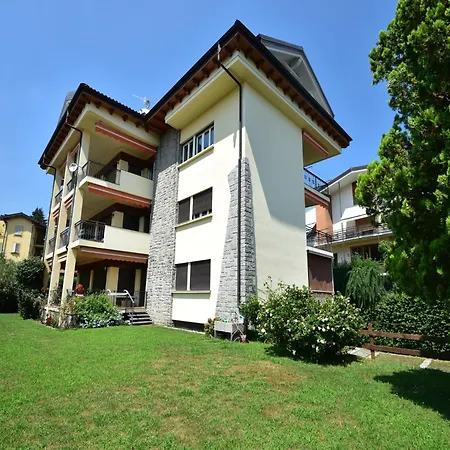 In A Prime Location On Maggiore 韦尔巴尼亚
